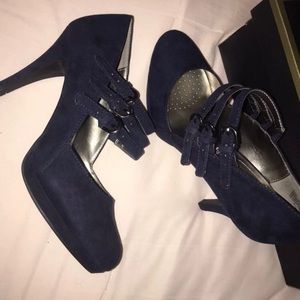 Navy blue heels